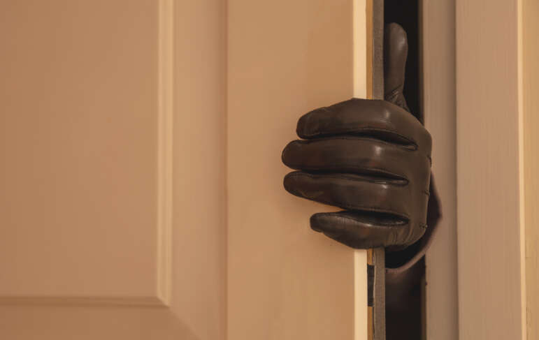 How Do Pensacola Trespassing and Burglary Charges Overlap and Differ? 1 If you are facing allegations of burglary in Pensacola, you will need an experienced burglary attorney on your side. Called Jason Cromey.